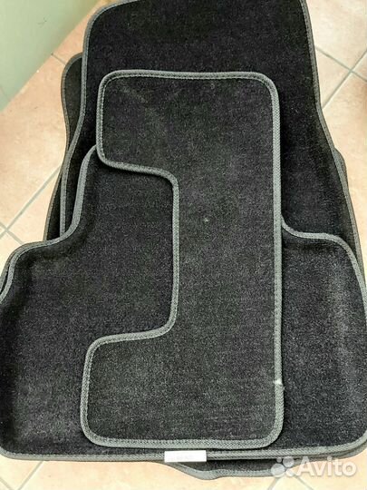 Автомобильные коврики ворсовые