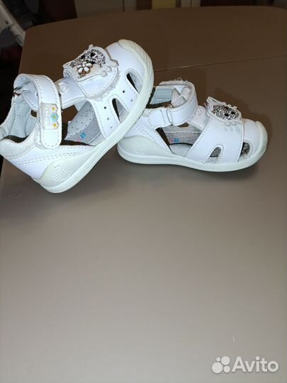 Сандалии для девочки
