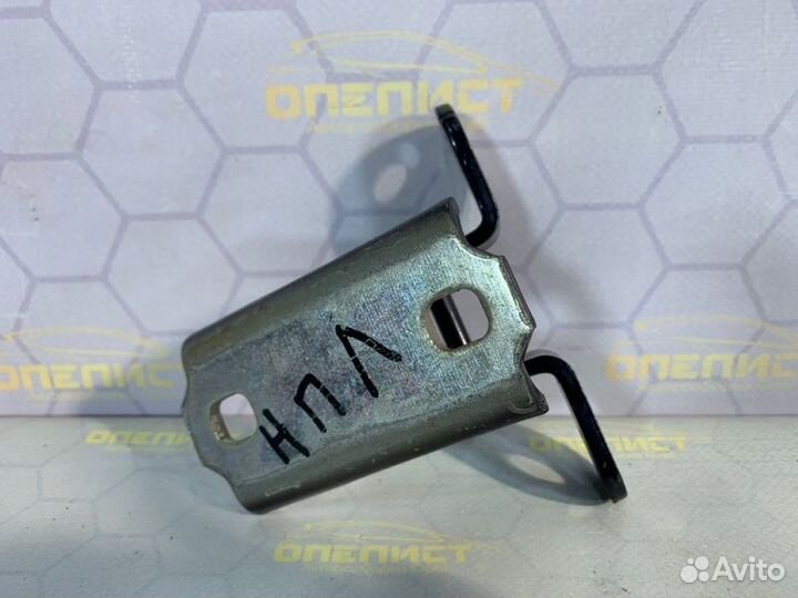 Петля двери нижняя передняя левая Opel Insignia A