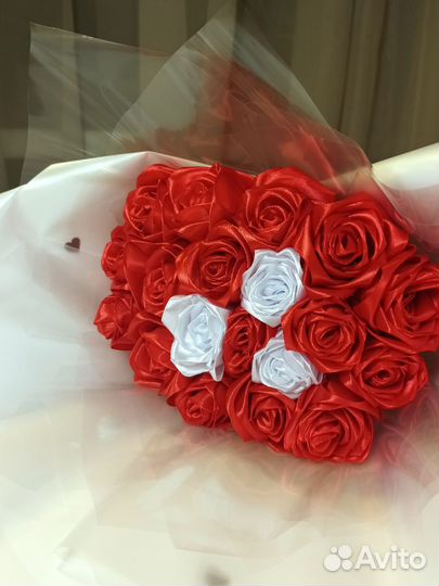 Букет роз на 8 марта, подарок девушке