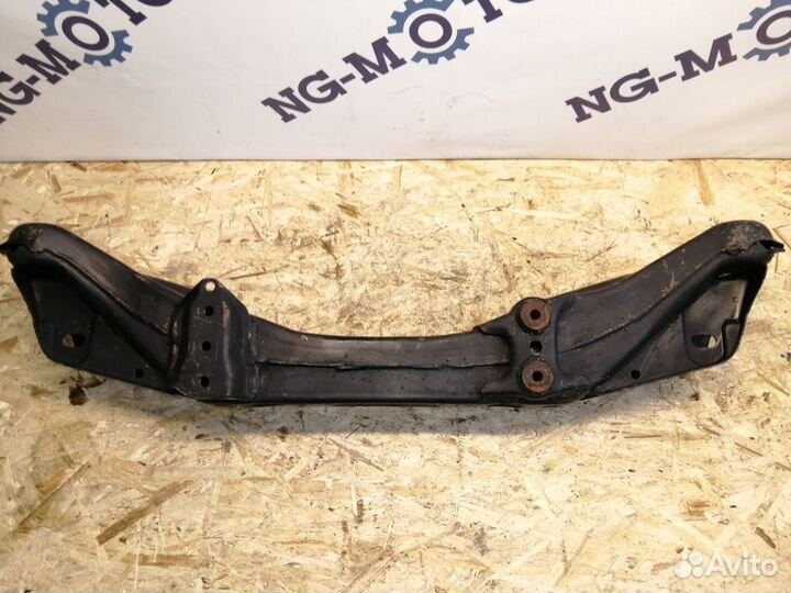 Балка под двс передняя Toyota Mark 2 GX100