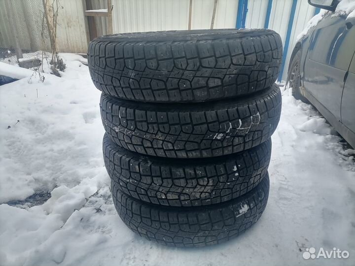 Pirelli Scorpion SRT 5.00/8.5 R16C