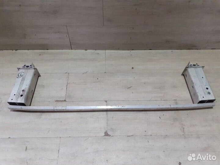 Усилитель переднего бампера Volvo