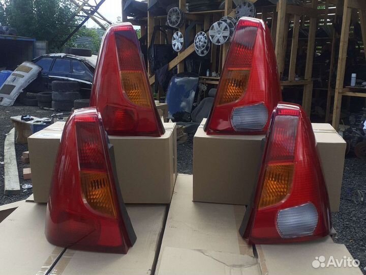 Задние фонари Renault Logan дорестайлинг