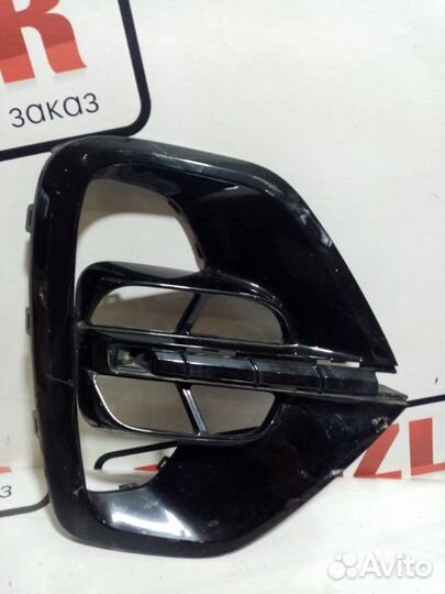 Решетка в бампер правая правая Kia Sportage 4