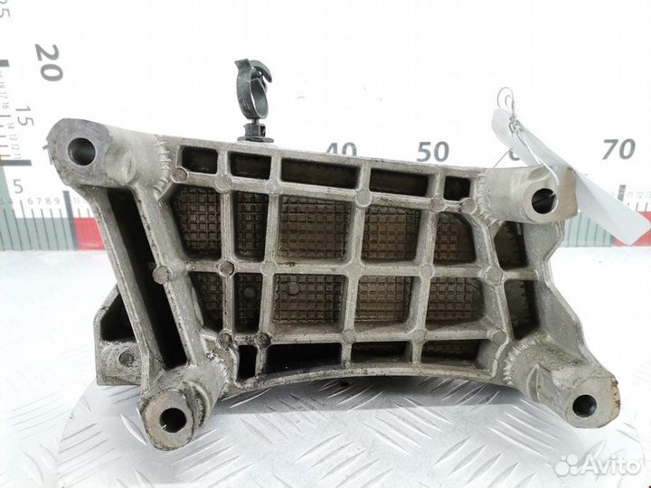 Кронштейн для Opel Meriva A