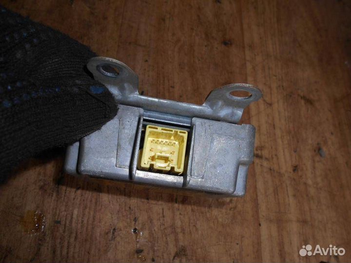 Блок управления AIR BAG Toyota Carina E 1992-1997