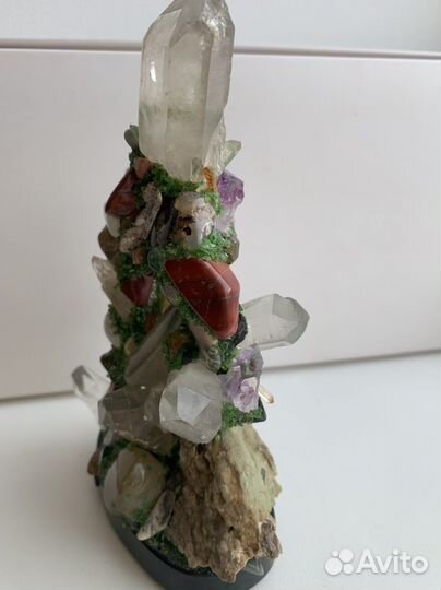 Моисейкин.Каменная горка из самоцветов