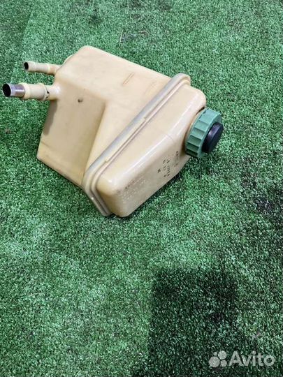 Бачок гидроусилителя Audi A6 Avante C4 ABC 2.6