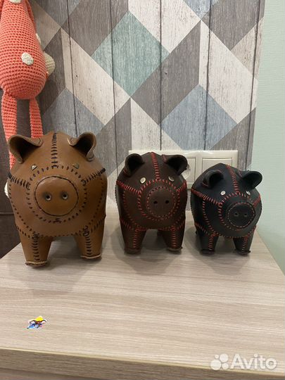 Копилка в форме свиньи из натуральной кожи