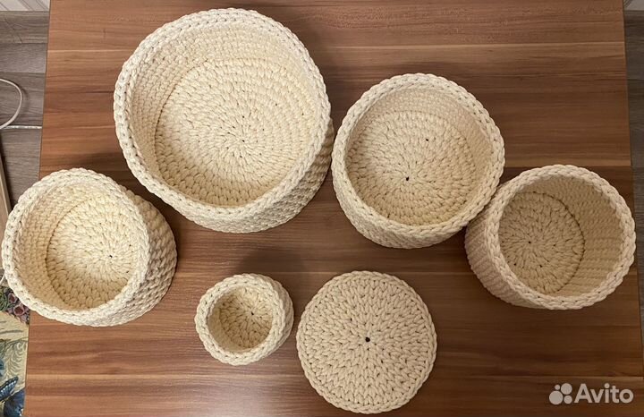 Вязаные корзинки для интерьера