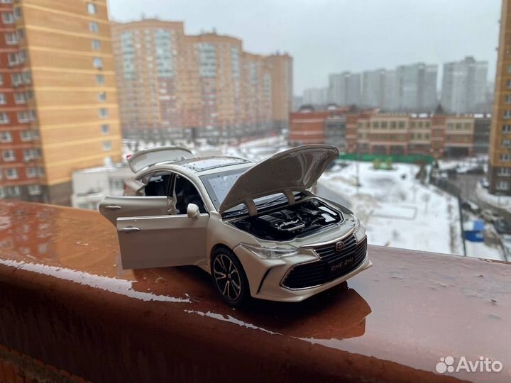 Модель металлическая Toyota Camry Белая 1:24 Камри