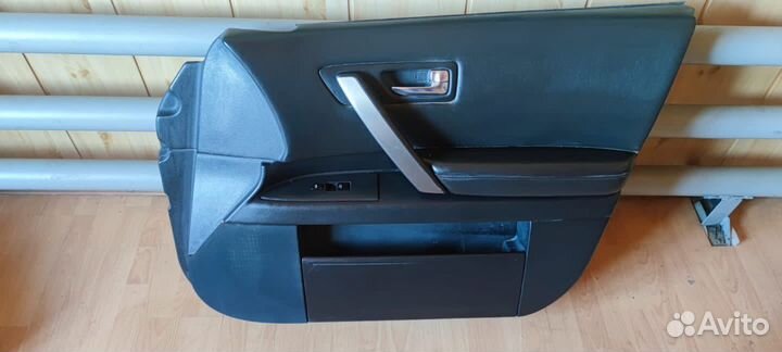 Обшивка передней правой двери Infiniti FX 35 / 45