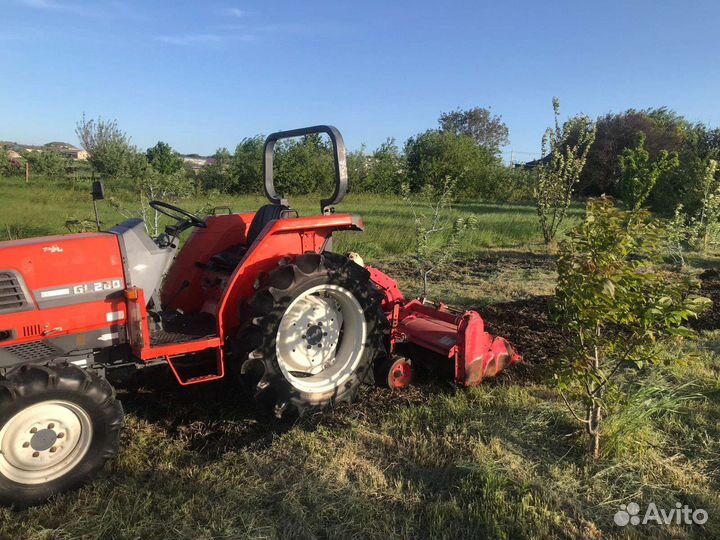 Вспашка земли минитрактором