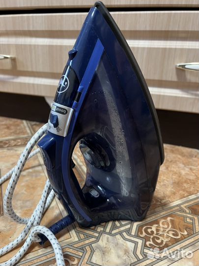 Утюг, кроссовки, рюкзак