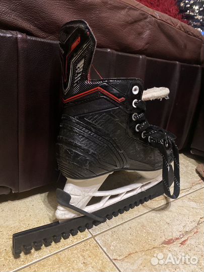 Коньки хоккейные