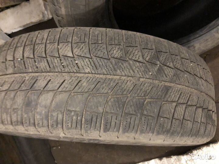 Michelin 4X4 A/T 215/60 R16