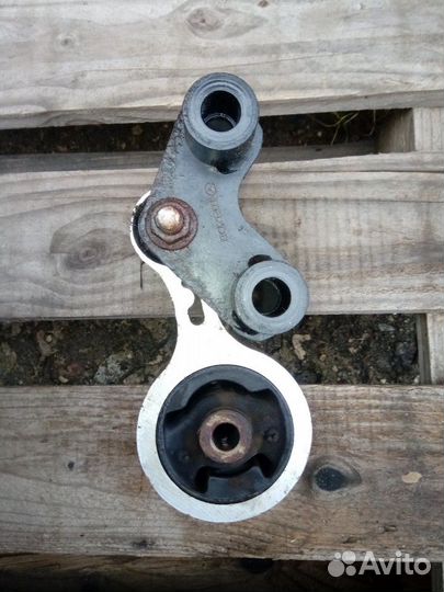 Опора МКПП Мазда 6 gh