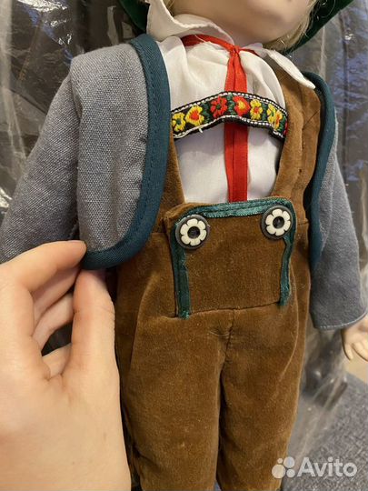 Кукла фарфоровая коллекционная