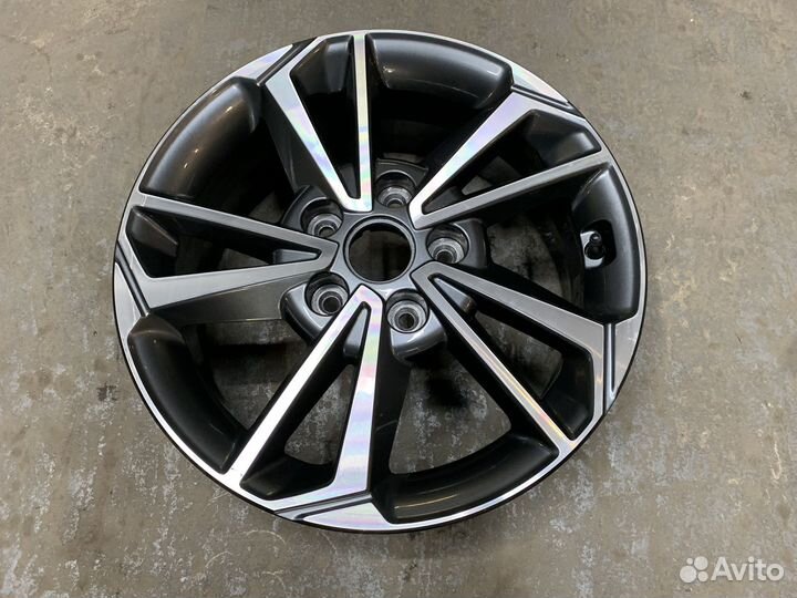 Одна штука диск оригинал на Kia Cerato 4 K3 R16