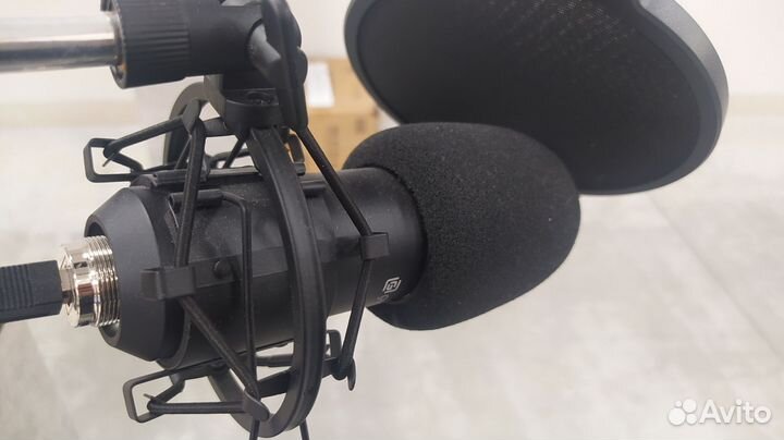 Микрофон стриминговый оклик sm700g