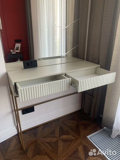 Туалетный столик, тумба