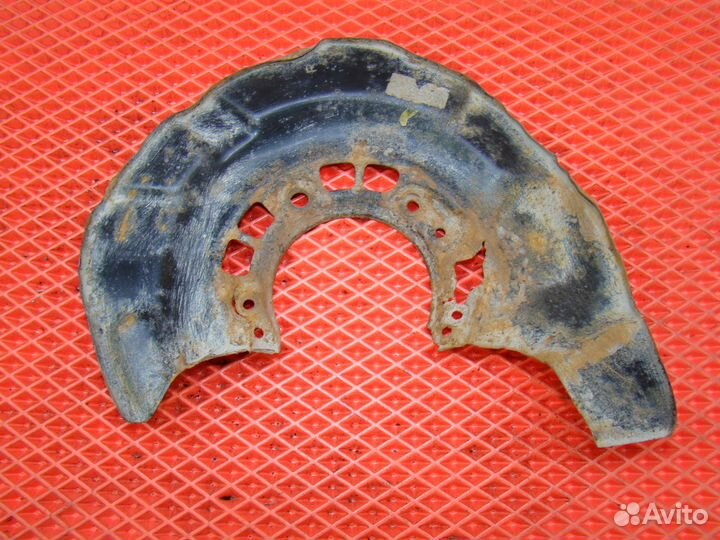 Пыльник тормозного диска правый Lexus rх 300