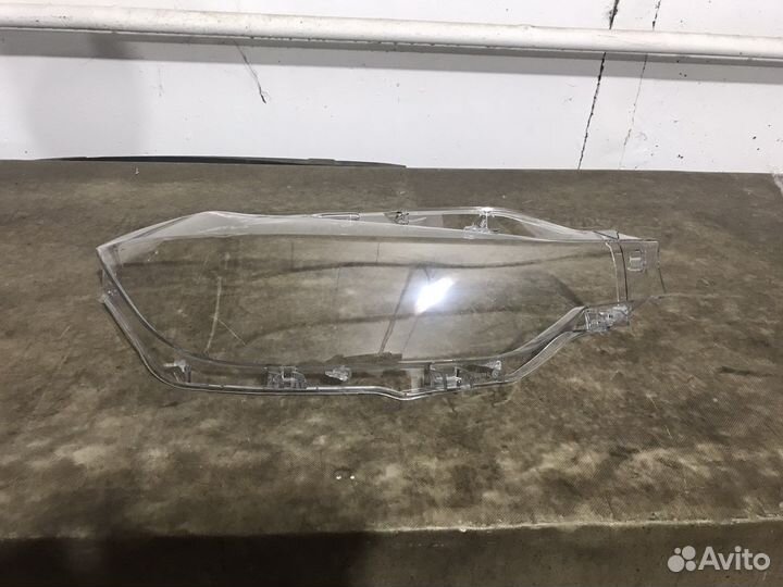 Стекло правой фары BMW F30, F35