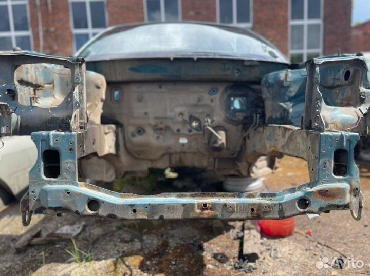 Балка подрадиаторная Hyundai Santa Fe 2000-2012