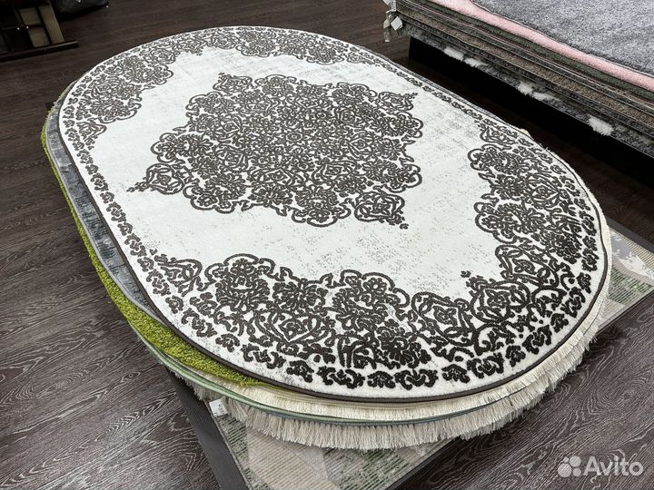 Ковер новый овальный 1.6х2.3м