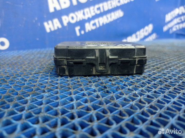 Блок предохранителей Toyota Camry седан 4S-FE 1990