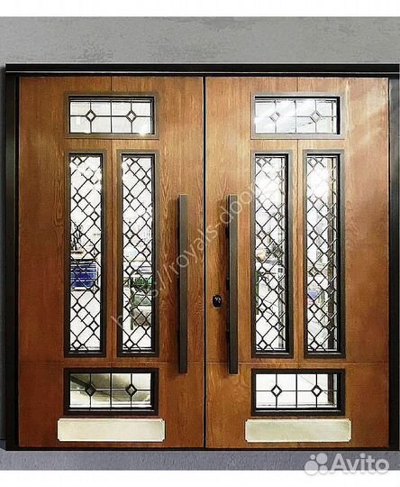 Двустворчатая парадная дверь. 154