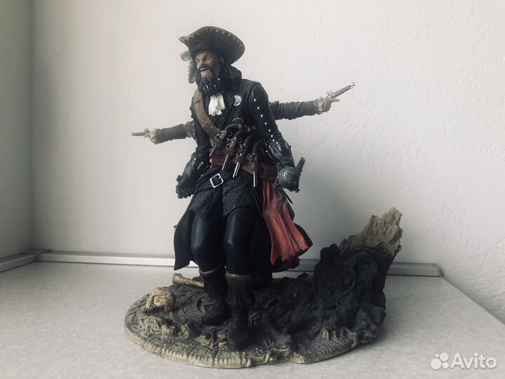 Assassin's creed фигурки Эдвард и Черная борода