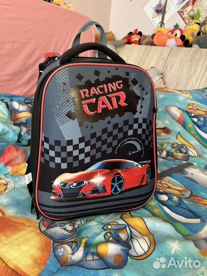 Ранец школьный для мальчика в отличном состояние