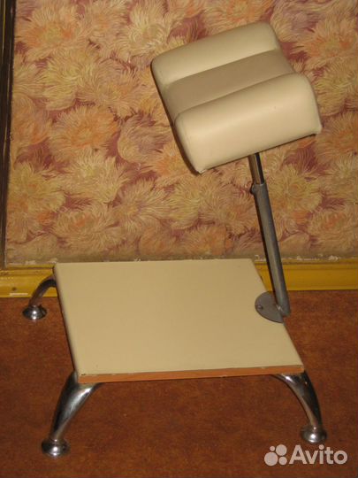 Полка подставка для педикюра