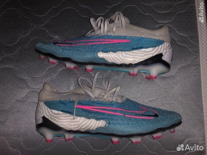 Футбольные бутсы