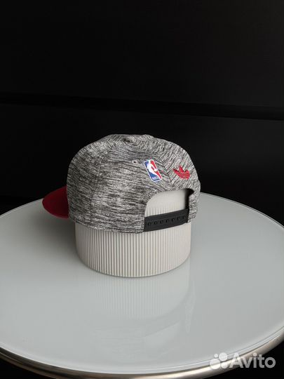 Кепка Adidas Bulls с прямым козырьком, оригинал