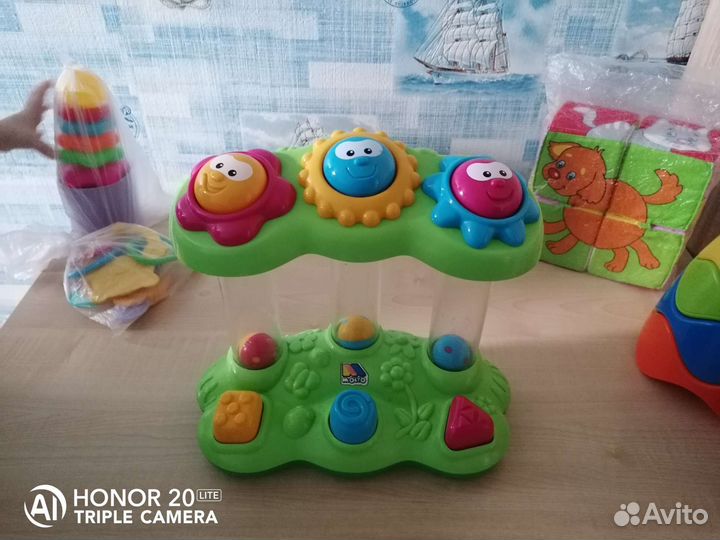 Детские игрушки с 6 месяцев до 1.5 лет