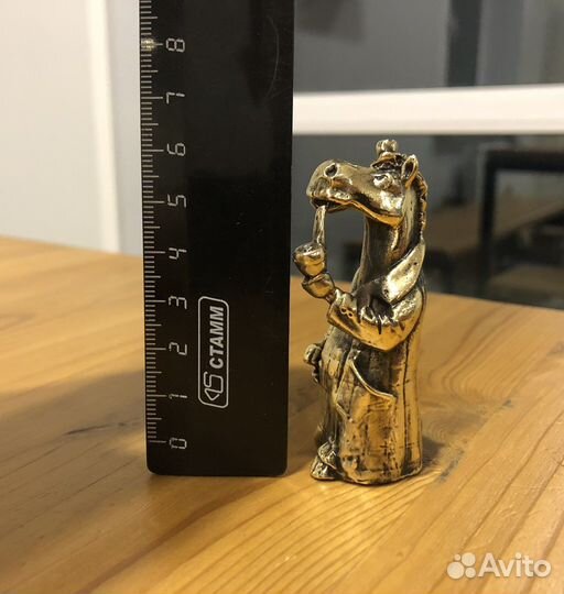 Бронзовая статуэтка «Конь в пальто» #2