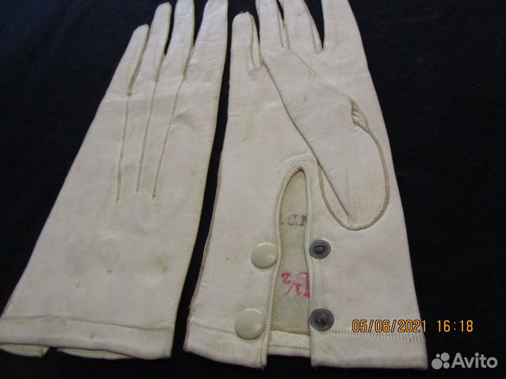 Перчатки женские старинные в шкатулке для перчаток