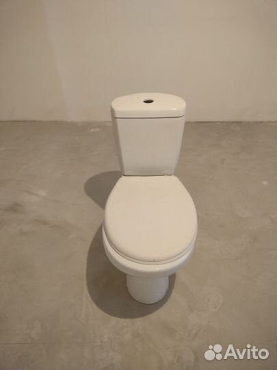 Унитаз с бачком