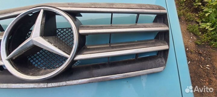 Решетка радиатора w210