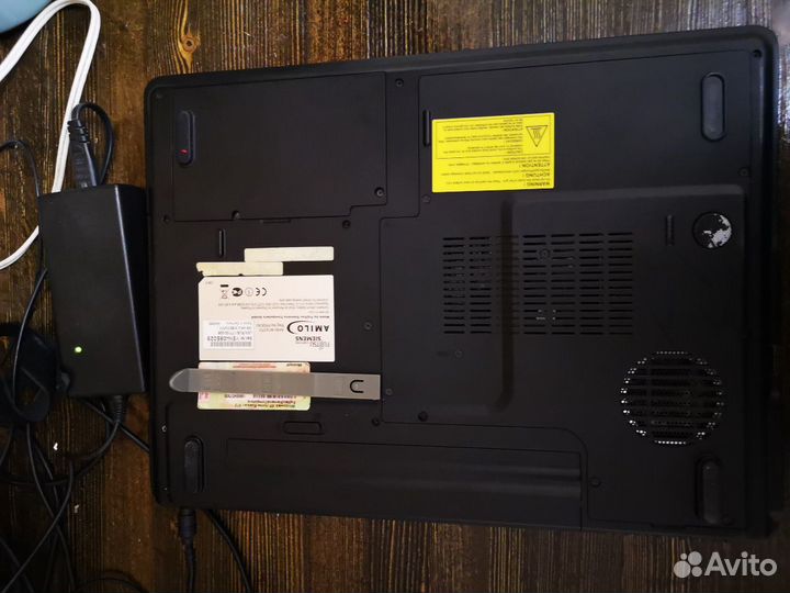 Fujitsu siemens amilo m1437g