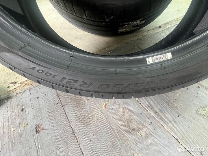 Pirelli P Zero 255/35 R21 и 285/30 R21