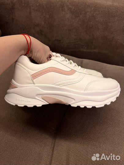 Кроссовки женские 24,5см