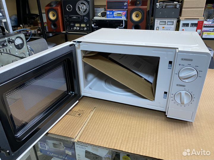 Новая Микроволновая печь Hi M020W01