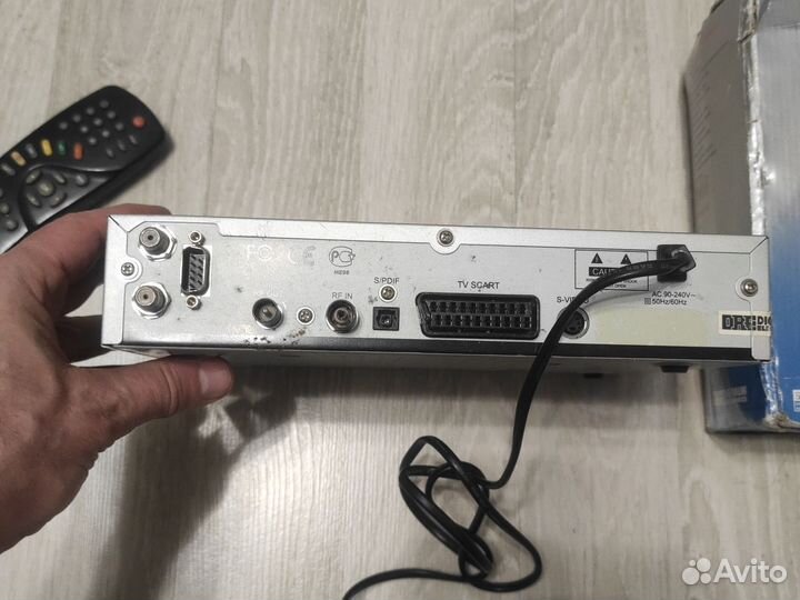 Спутниковый ресивер DRE-400