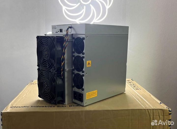 Асик AntMiner L7 9300M