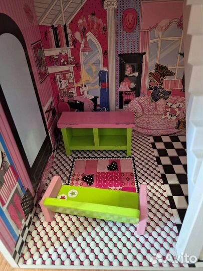 Домик кукольный