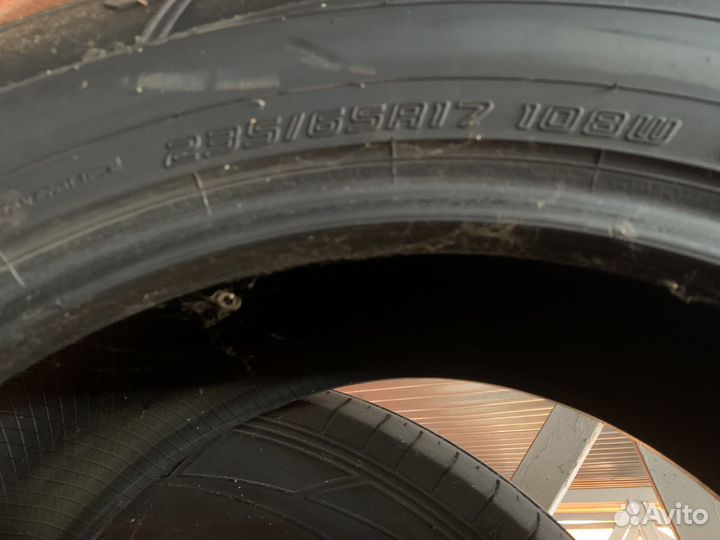 Dunlop D87M 235/65 R17